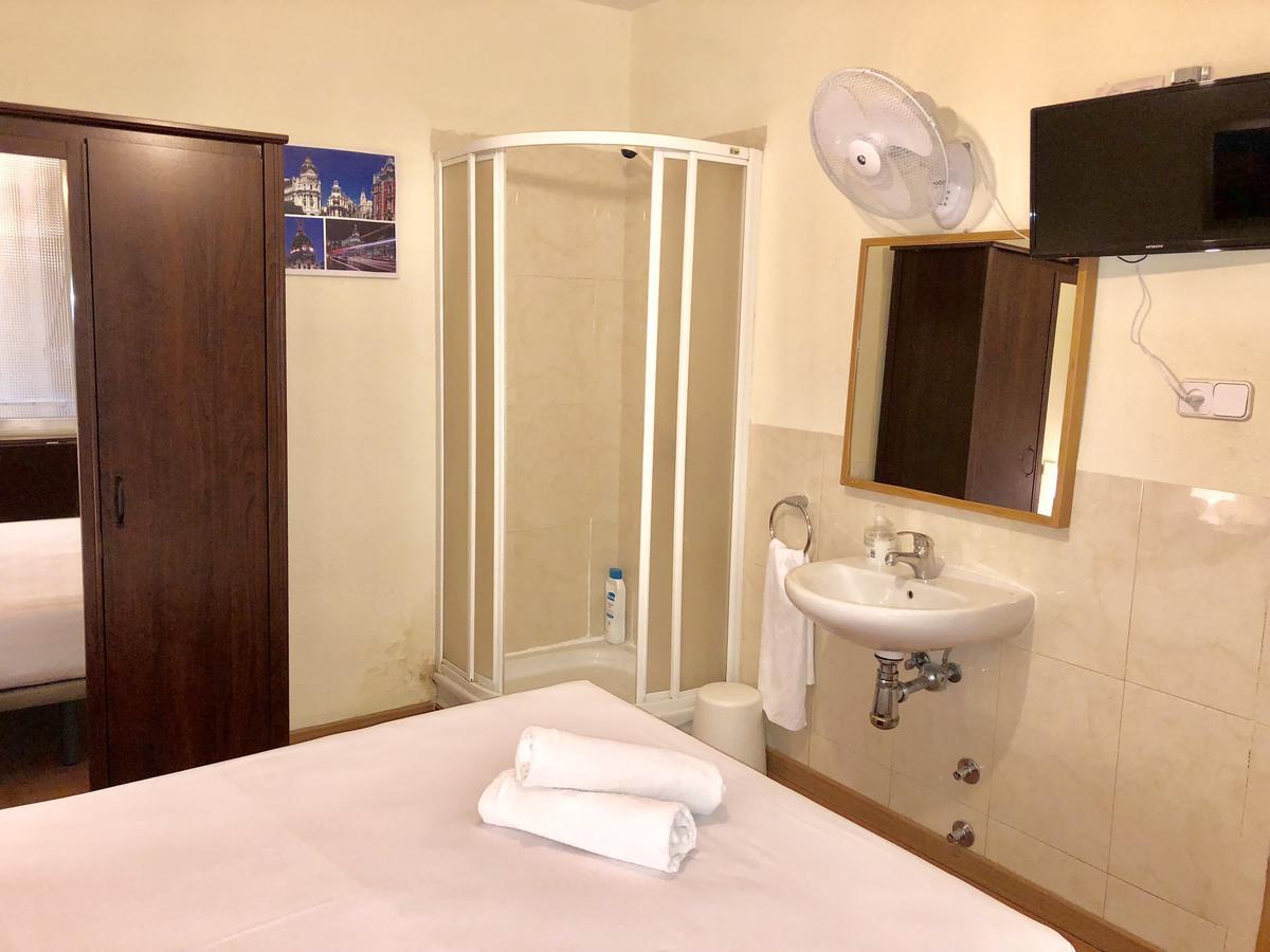 Hostal Arriaza マドリード エクステリア 写真